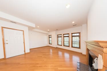 2743 N Southport Ave unit 3N - Chicago, IL