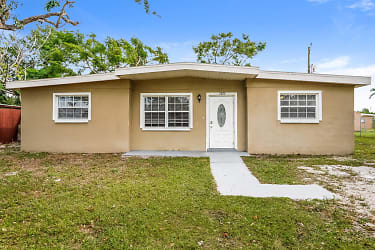 1423 Brookhill Drive - Fort Myers, FL