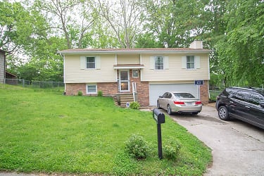 4378 W Country Hill Rd - Columbia, MO