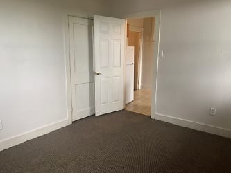 2432 Woodstock Ave unit 1R - Pittsburgh, PA