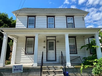 4 Middle Spring Ave - Shippensburg, PA