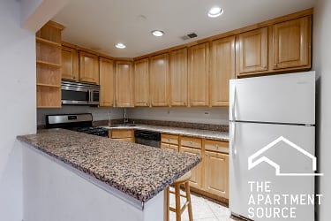 2501 W Touhy Ave unit 208 - Chicago, IL