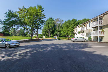 Country Manor-Woodstock Apartments - Woodstock, CT