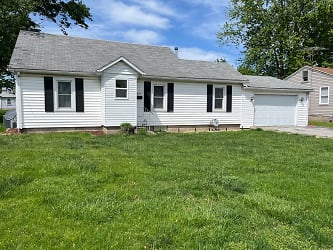 215 W County Rd - Jerseyville, IL