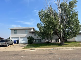 531 3rd Ave SE - Dickinson, ND