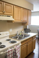 2034 9th St Apartments - Coralville, IA