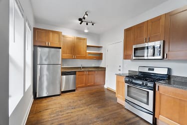 7526 N Seeley Ave unit 301 - Chicago, IL