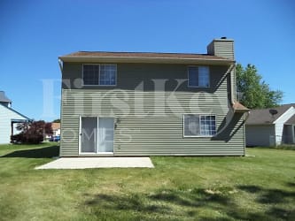 10022 Arapahoe Dr - Indianapolis, IN
