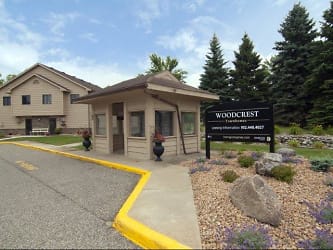 Woodcrest Townhomes Apartments - Chaska, MN