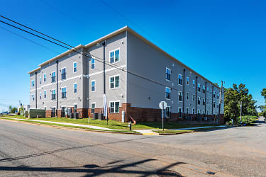 600 Station Square Apartments - Greensboro, NC