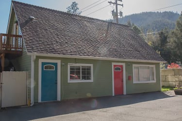 2100 Rogue River Hwy - Grants Pass, OR
