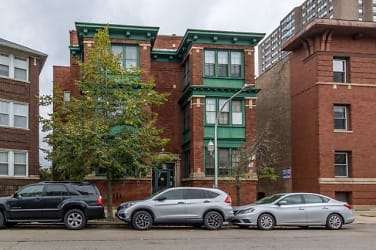 4144 N Clarendon Ave - Chicago, IL