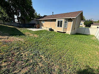 10747 S 1120 E - Sandy, UT