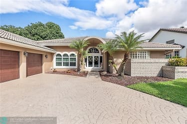 11999 Classic Dr - Coral Springs, FL