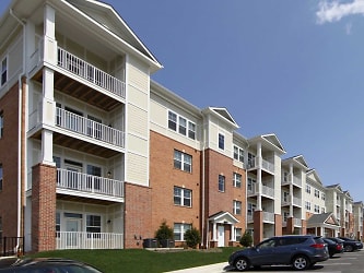Oakmont Village Apartments - Ellicott City, MD