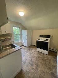 109 McCall St unit 4 - Bennington, VT