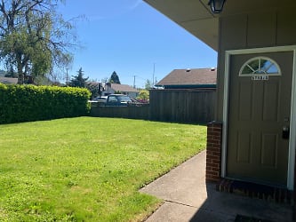 710 26th St - Springfield, OR