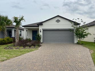 17504 Butterfly Pea Ct - Clermont, FL