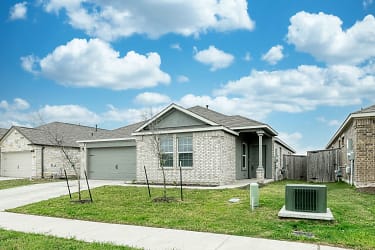 205 Arnage Dr - Hutto, TX