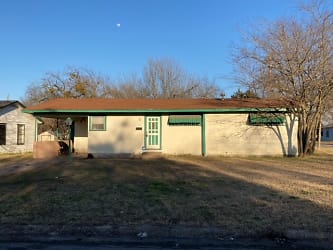 1711 Langford St - Greenville, TX
