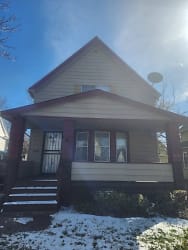 8208 Goodman Ave - Cleveland, OH