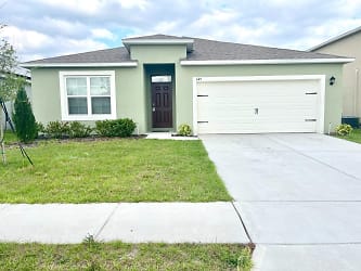 645 Squires Grove Dr - Winter Haven, FL