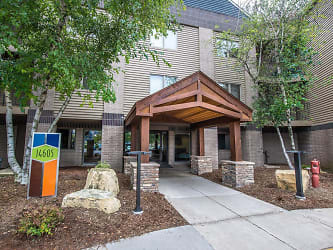 Park Place Apartments - Plymouth, MN