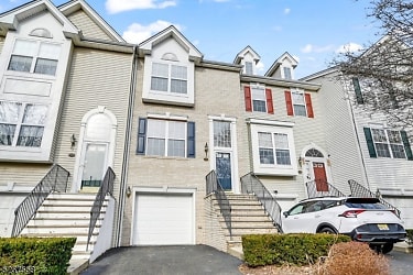 518 Coventry Dr - Nutley, NJ