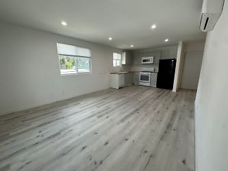 5806 Camerford Ave unit 4 - Los Angeles, CA