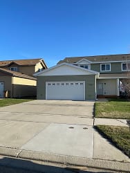 1702 23rd Ave NW - Minot, ND