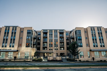 Deco Apartments - Madison, WI