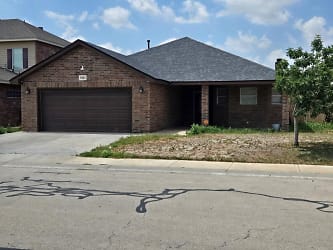 9203 Holiday Dr - Odessa, TX