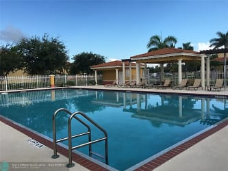 3623 NW 30th Ct - Oakland Park, FL
