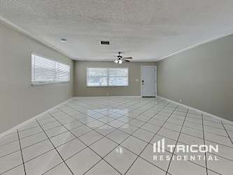 5108 Parade Street - Tampa, FL