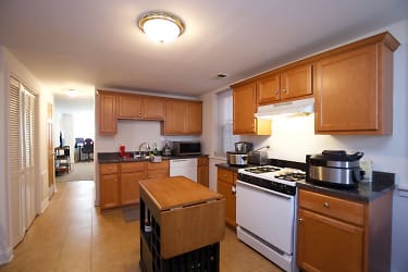 3648 N Lakewood H - Chicago, IL