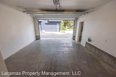 1724 SE Columbia River Dr. - Vancouver, WA