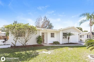 6698 297th Ave N - Clearwater, FL