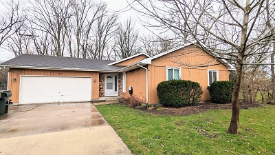 244 Orchard Dr - Wood Dale, IL