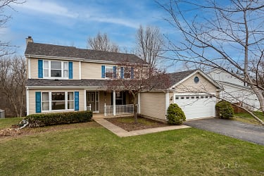 1006 Fox Trails Dr S - Cary, IL