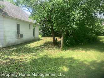 614 S Cherry St - Centralia, IL