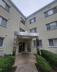 5601 Parker House Terrace unit 418 - Hyattsville, MD