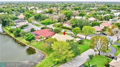 2051 NW 108th Ln - Coral Springs, FL
