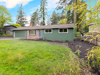 8717 SW 54th Ave - Portland, OR
