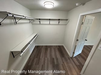 1245 Kayton Avenue Apartments - San Antonio, TX