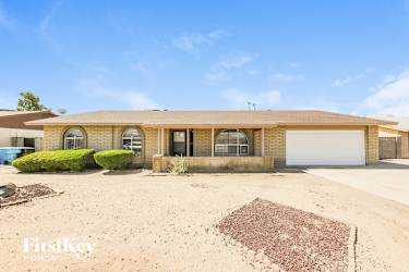 4923 W Larkspur Dr - Glendale, AZ