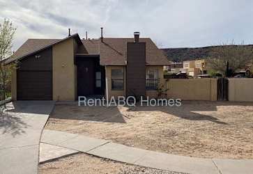 4205 66th St NW - Albuquerque, NM