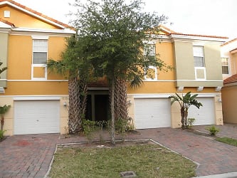 880 Pipers Cay Dr - West Palm Beach, FL