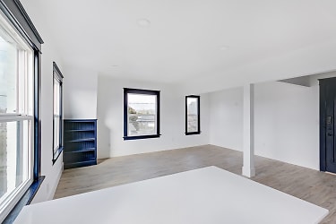 Maple Apartments: Newly Renovated 1 Bedroom & Studio Apartments - Sumner, WA
