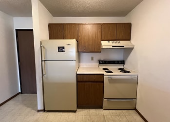 307 11th Ave NW unit 103 - Aberdeen, SD