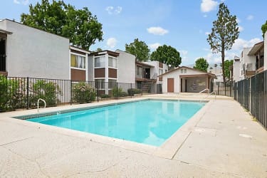 Eureka Manor Apartments - San Bernardino, CA